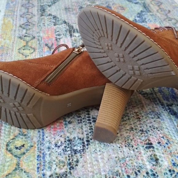 suede shoes, leather lining size 7.5M VGUC - Picture 3 of 6